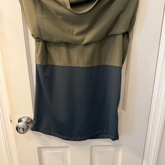 Olive Button-Front Tank Top - Picture 4 of 5